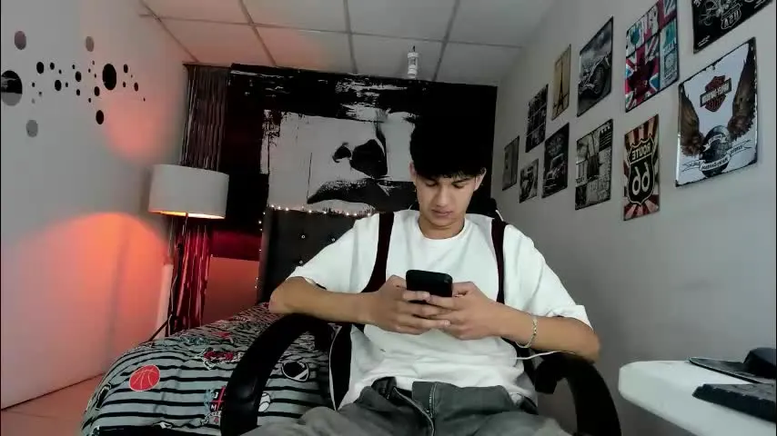 jason_graeats1 — GOAL: Remove shirts [60 tokens remaining] Welcome to my room! #twink #bigcock #lovense #18 #new