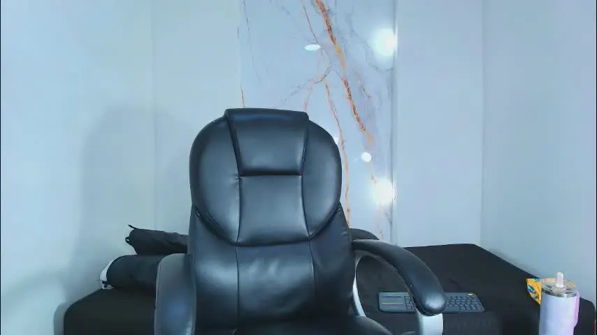 jessica_scarlet1 — Jessica_scarlet1's room #pregnant #anal #squirt #latina #natural