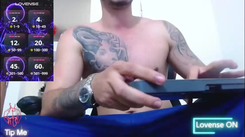 kenn_blake1 — GOAL: hello blake [2 tokens remaining] Welcome to my room! #feet #handsome #lovense #muscle