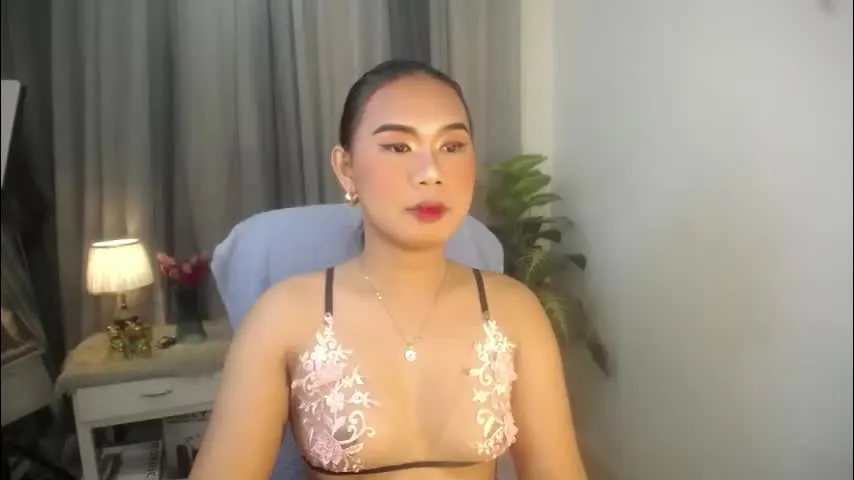 miss_fhakarat — lets play and cum babe Lovense Lush on - Interactive Toy that vibrates with your Tips #asian #lovense #daddysgirl #mommy #ebony