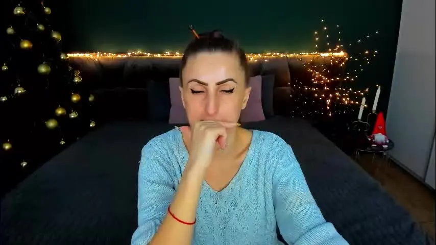 rebecca_diamonds — cute, striptease, communication