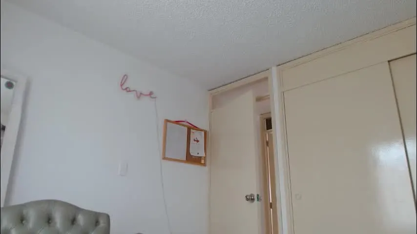 afrodithaa_ — welcome guys! I am new in the cams, show me what fun is like here #longhair #fitness #young #latina #bigass