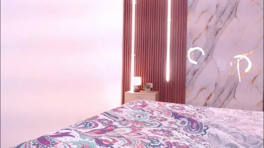 aixa_shaw — *OPEN PVT* PLAY WITH THE PUSSY💦❤️‍🔥30'50'90 #strapon #squirt #latinas #smoke #anal #feet" [200 tokens remaining]