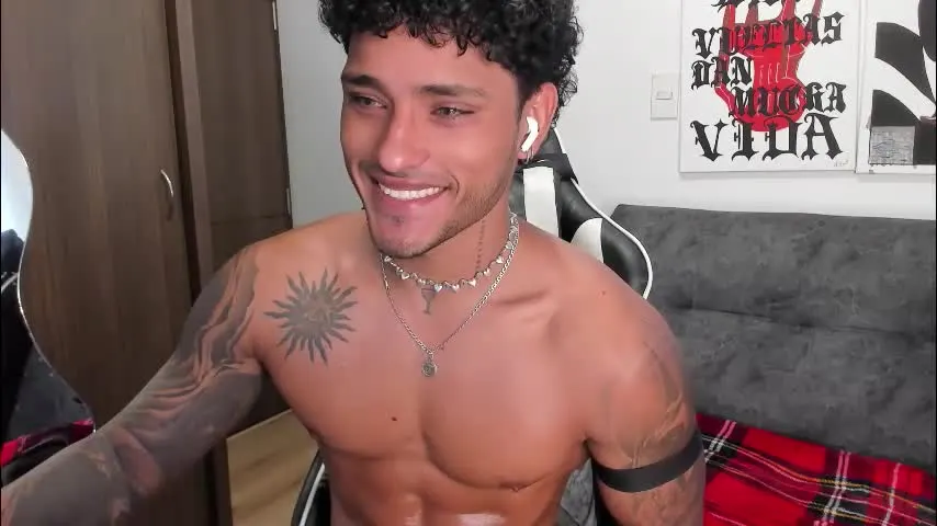 alessandro_vanni — CUM ON MY ABS AND CHEST [2192 tokens remaining]