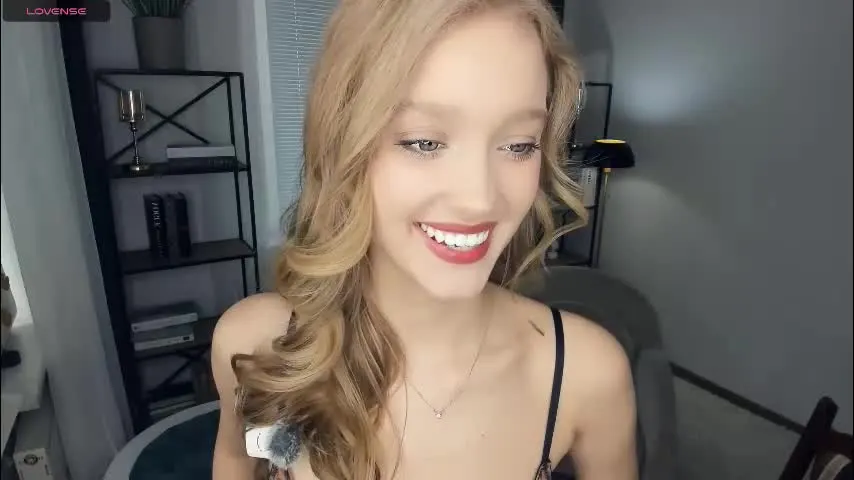 alicemelison — ❄️ Goal: panties cuffs #shy #18 #lovense #skinny #new Hello, i'm Serena, welcome to my room, enjoy!! [51 tokens remaining]