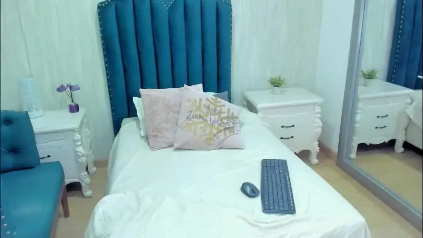 alicia_bond — Current Goal: Tease with suck fingers 🔥💋 at 22 tokens -- Next Goal: Tease tits🔥🔥🍒 -- im shy, but i wanna enjoy with you #new #teen #18 #squirt #cute