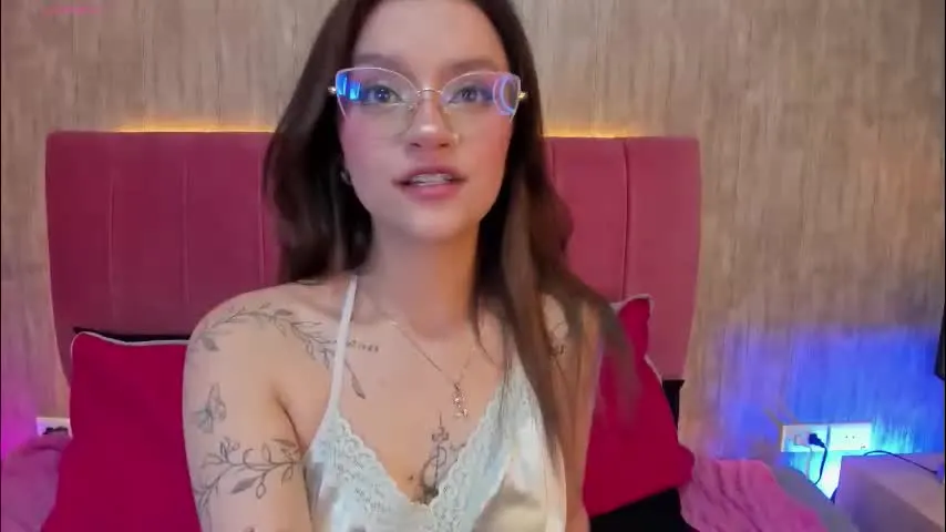 alyy_cut3 — GOAL: BOUNCE + HARD SPANK ASS x20 [107 tokens remaining] Welcome to my room! #new #18 #smalltits #bigass #petite