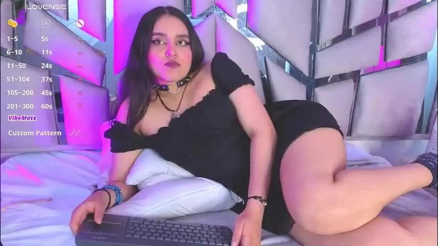 ambar_devon — GOAL: Make me moan [39 tokens remaining] you fell in love with your favorite goth girl 🖤 #pregnant #goth #bigboobs #mommy #belly