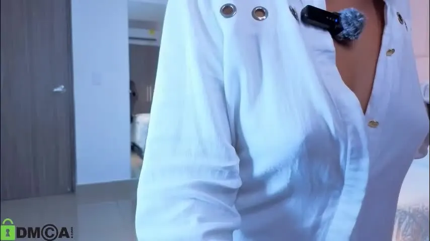 amelia_chillvibes — naked body tour [100 tokens left] #pantyhose #FEET #heels #squirt #cameltoe