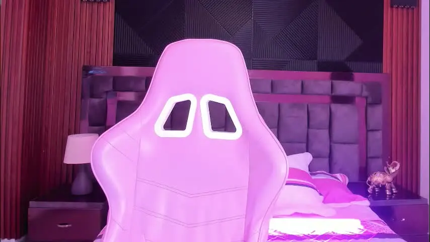 ammie_rouge — GOAL: 🙊 Rub my pussy [82 tokens remaining] Explore all your fantasies with me 🙊🔥 |I wait for you in PVT ❤| #18 #skinny #latina #tattoo #new