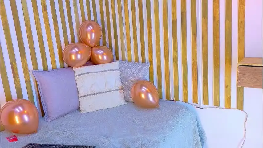 amy_brunette — happy birthday Amy 💛🎁💛 #bodyoil #smalltits #latina #ebony #bigass