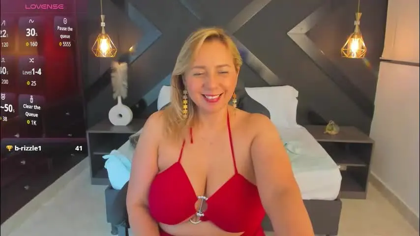 andre_soto_ — Oil in my big tits [40 tokens left] #mature #milf #blonde #latina #bigboobs