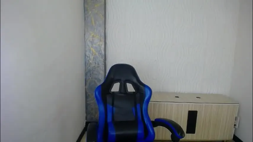 anniee_x — GOAL: show tits [27 tokens remaining] I LOVE U #anal #squirt #latina #milk #cum