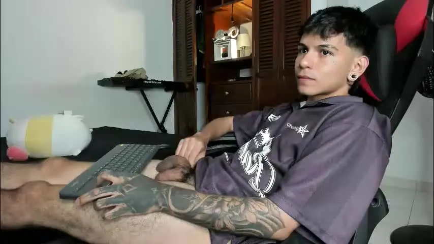 austin_falcon — Cum show [984 tokens left] Big cum show . #gay #teen #18 #bigcock #young