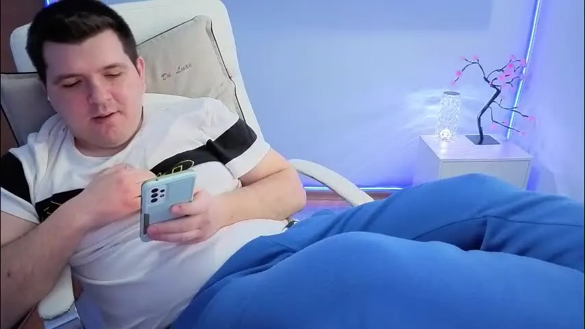 basystem8 — Masturbate and cum #chubby #fat #daddy #natural #feet [3000 tokens remaining]