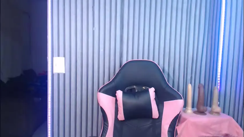 bellamy_sweet — Hi, I'm Vanesa, Let's enjoy this day together, Pvt Open #cute #latina #new #lovense #teen