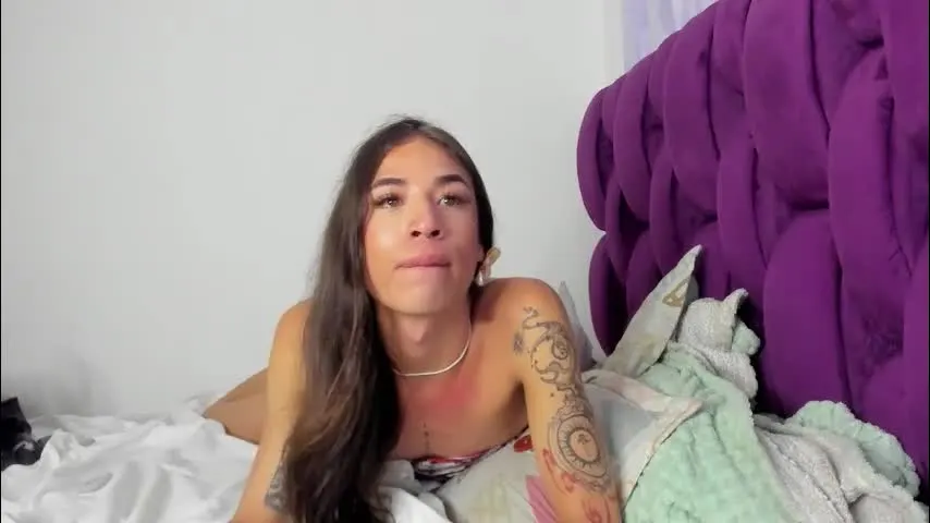 bereniceiv — naked show [2000 tokens left] #Squirt #new #bigdick #transgirl #teen