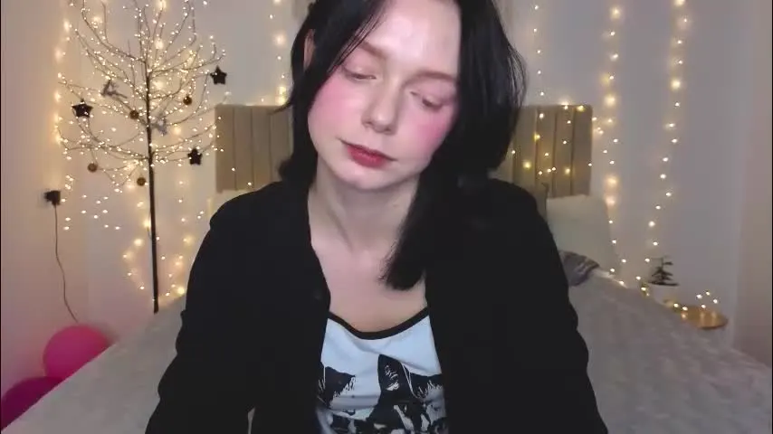 bucks_bunnyy — Lovense: Interactive Toy that vibrates with your Tips #new #skinny #brunette #18 #shy