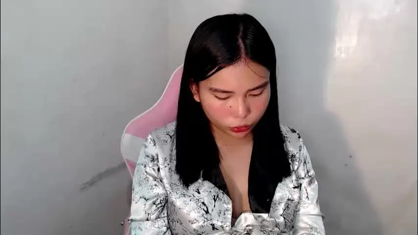 callme_remaxxx7 — surprise me and i wil make your day and night better(big cum and squirt at goal) #asian #hairy #aussie #pinay #wifematerial [2222 tokens remaining]