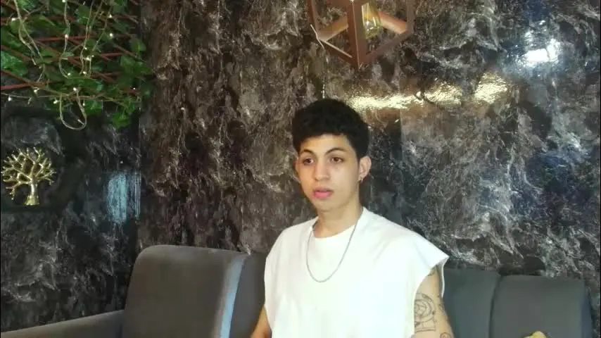 cameron_lux4 — GOAL: HEY, MAKE ME HAPPY FOR TODAY [3333 tokens remaining] Hey guys, Welcome to our room #master #findom #18 #smoke #latino