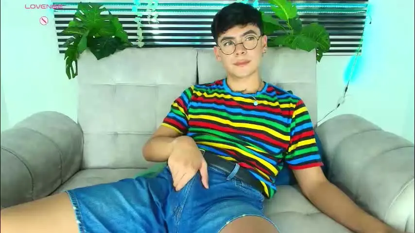 camilo_xcam — GOAL: Get off my pants [111 tokens remaining] 💪🦵⚠️Explosión web masiva ⚠️🧱💦👅 #bigdick #lovense #hairy #twink #cum