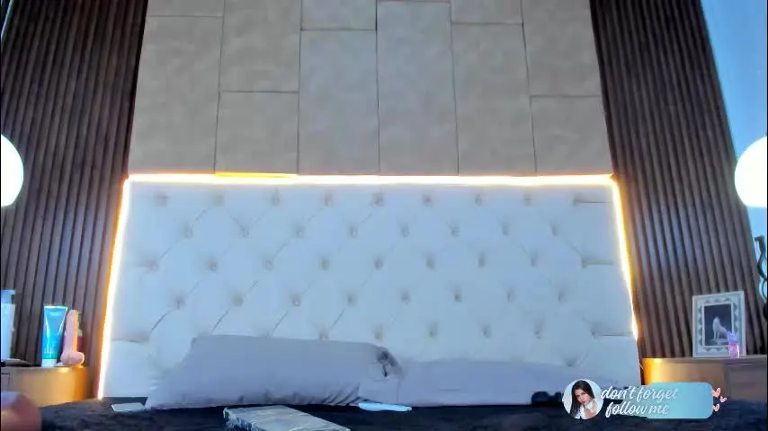 cammila_rosee — ⭐Ride dildo 🎁😍 #ebony #anal #mature #smalltits #deepthroat [3 tokens remaining]