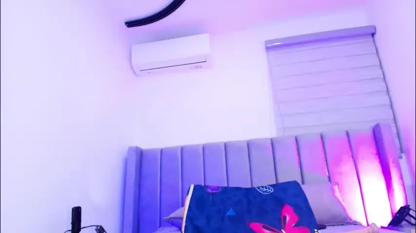 carol_juiicy_ — Funck my pussy #anal #squirt #new #latina #bigboobs [677 tokens remaining]