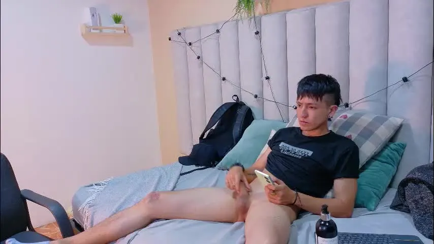 carter_noah_ — GOAL: oil on my body + naked [106 tokens remaining] come and have fun with me, you won't regret it ☆ #skinny #bigcock #asian #18 #cum