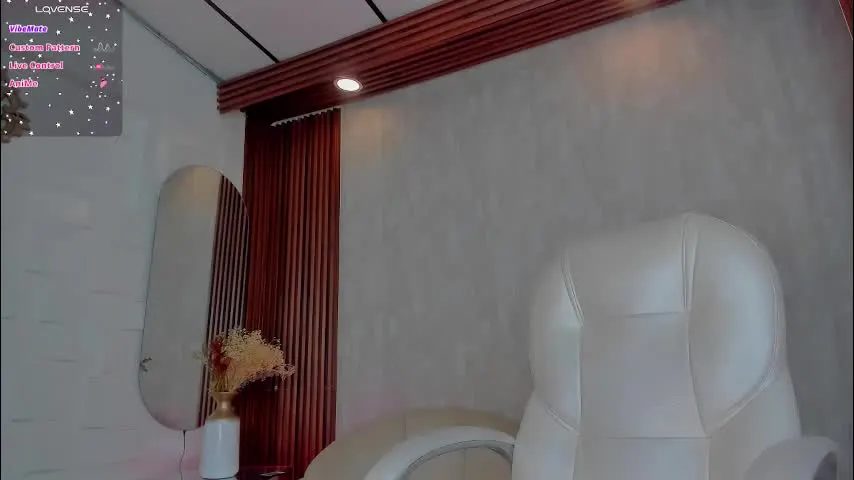 cloewilliamsxx — GOAL: plug anal [131 tokens remaining] Welcome to my room! play with me #feet #lovense #new:bigass #twerk #dance # young #Domi # lush # 18 #feet