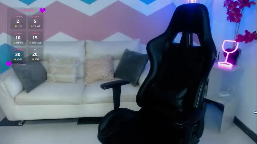 dalia_saenz — GOAL: finger pussy [99 tokens remaining] Do you think I'm a naughty doll?