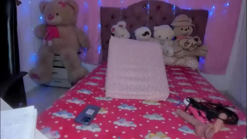 dannajeins — GOAL: SLAP BOOBS x5 + BOUNCE TITS [33 tokens remaining] Hey loves! I`m new here, and I'm looking to have fun and have pleasure #young #latina #curvy #bigboobs #new