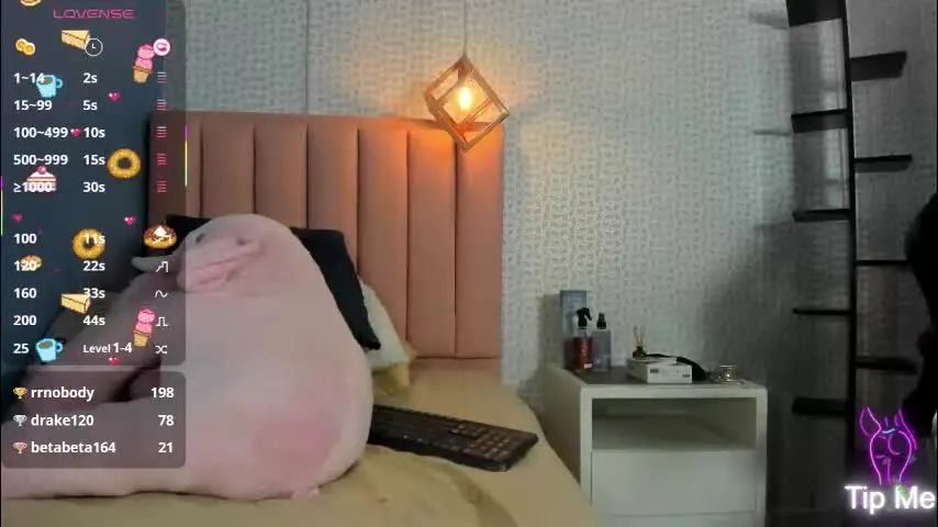 delilah_leone — GOAL: whip buttocks to put red [50 tokens remaining] Tender face and perverse thoughts 😉😈 #anal #pantyhose #squirt #slim #smalltits