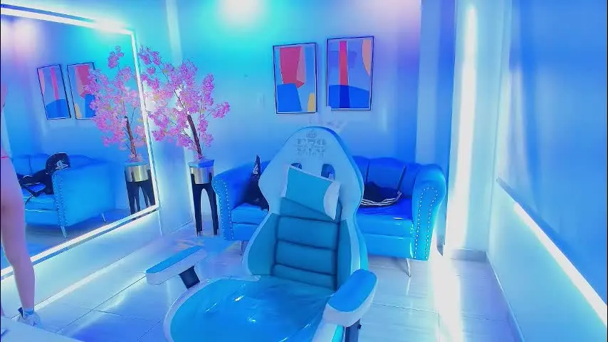 dulcinea_grayy — Current Goal: twerk + off pantys at 55 tokens -- Next Goal: Show boobs + ahegao -- #shy #c2c #skinny #smalltits #slave