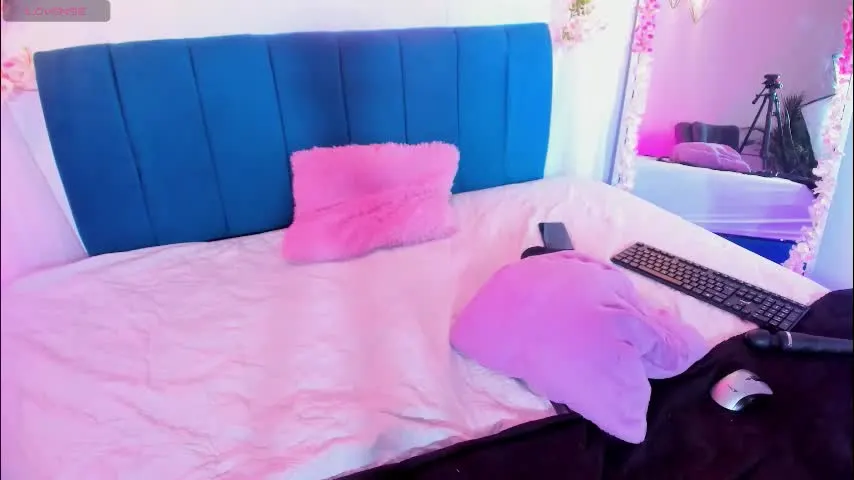 eimy_rosse18 — GOAL: GOOD DAY EIMY [20 tokens remaining] Welcome to my room! #anal #submissive #atm #slave #bdsm