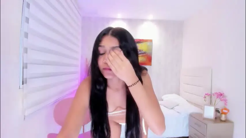 elmy_ — GOAL: Masturbating my pussy with my legs open [46 tokens remaining] Hi, i am elmy! #18 #latina #new #petite #young