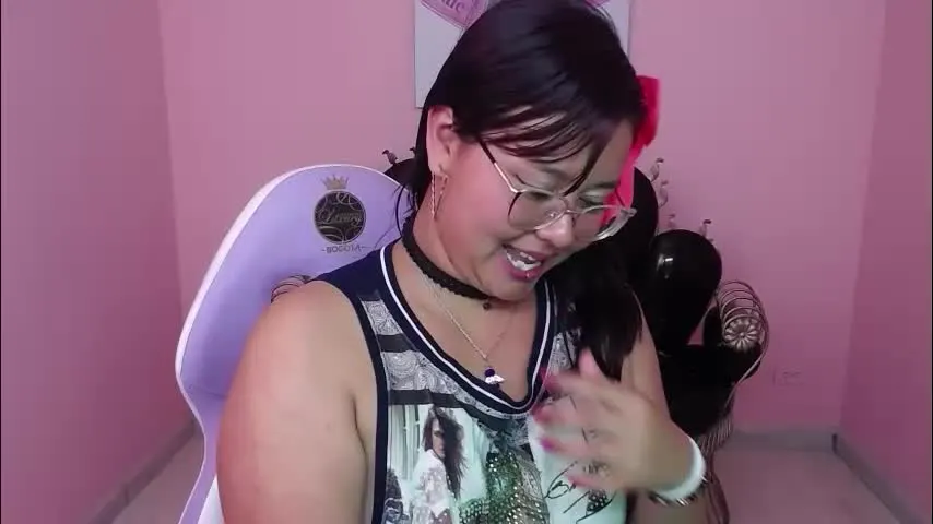 emma_burt_x — SPANKS X5 ASS #new #latina #milf #bigclit #bigtits [146 tokens remaining]