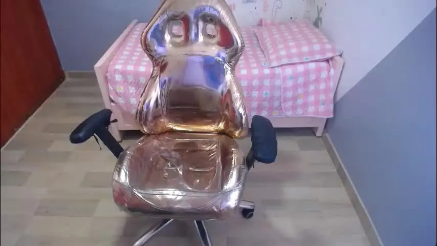 eva_smit_t — Goal: ❤️oil in my body💃 #bigboob #young #glasses #curvy #hairypussy - Next Goal: ❤️flash anus👙