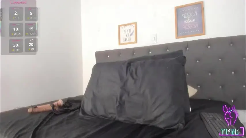 evamilfxxx — GOAL: Pinch nipples 🍒😏 [28 tokens remaining] Hi love, today is all about me, so get down on your knees and put than tongue to work 👅💦 #redhead #mature #squirt #bigboobs #lovense