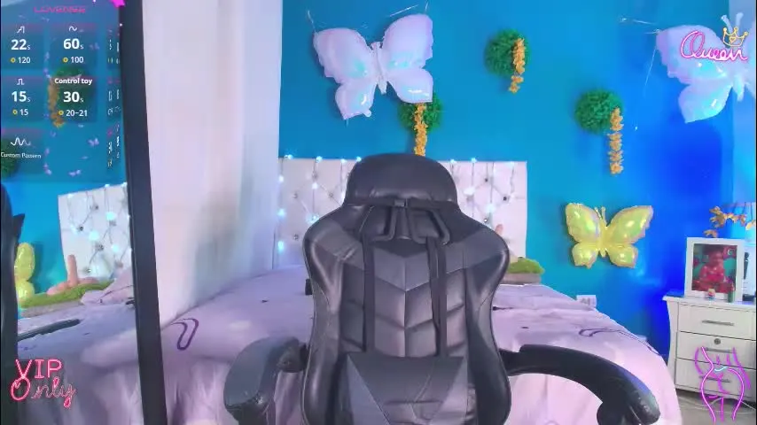 eylend_lisboa_ — GOAL: tits outside 🍑 [33 tokens remaining] the squirt queen is ready for you 💦🫣💦 #fuckmachine #anal #squirt #ebony #18