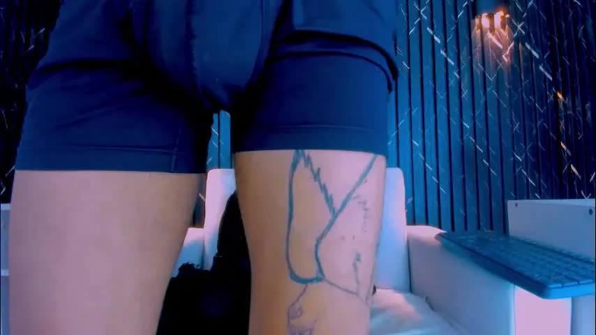 gregory_sforza — 💦🍆💎 Feel the tension in my legs... watch the veins rise ⚡ Reaching the limit → Moment of cum 💦 #cum #muscle #master #bigcock #monstercock💦🍆 [1000 tokens remaining]