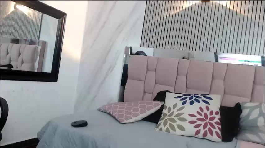 hanna__palmer1 — Tip 20 tokens to roll the dice!