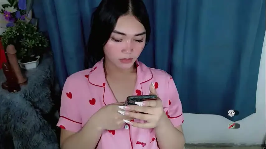 haylee_slut — MAKE HAYLEE TO BE HAPPY! Show some love everyone ;) #asian #pinay #smalltits #young #petite #pvt [5555 tokens remaining]