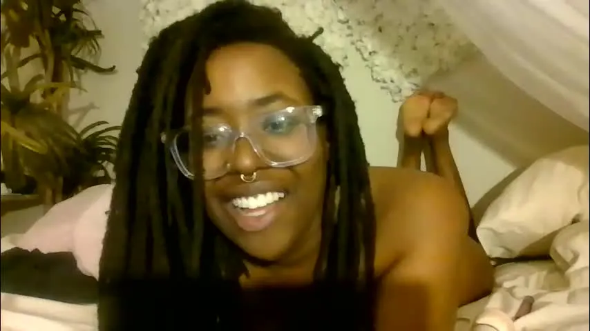 hazelhanes — cum so hard in the show