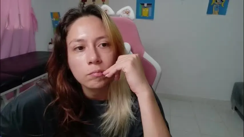 hot_mommymia — Full Naked [500 tokens left] #joi #latina #mommy #smalltits #sph