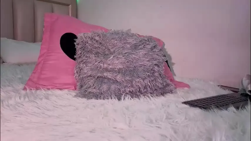 iamnyxy_ — GOAL: NAKED BODY [80 tokens remaining] 💖 I need you to make it magical today ... do you come? #anal #slave #fuckmachine #bigass #saliva