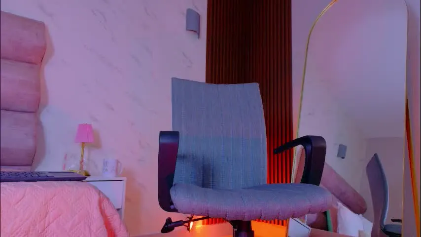 im_tavo28 — GOAL: Sexy Dance [300 tokens remaining] Welcome to my room! #feet #twink #dance #ass #new