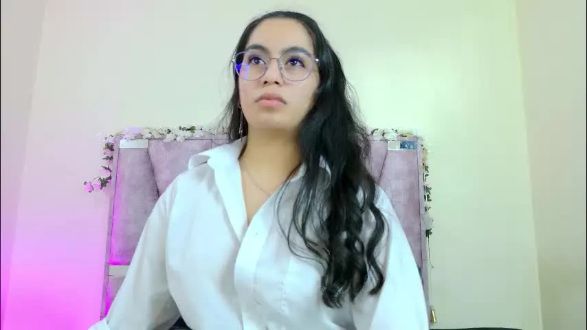 iris_mandarinne — GOAL: CowGirl Reverse+ naked together [240 tokens remaining] Welcome to my room! #cum #saliva #lovense #hair #suckdick #