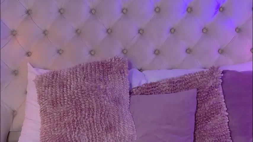 irisdelavega_ — Welcome to my room #sexy #love #private