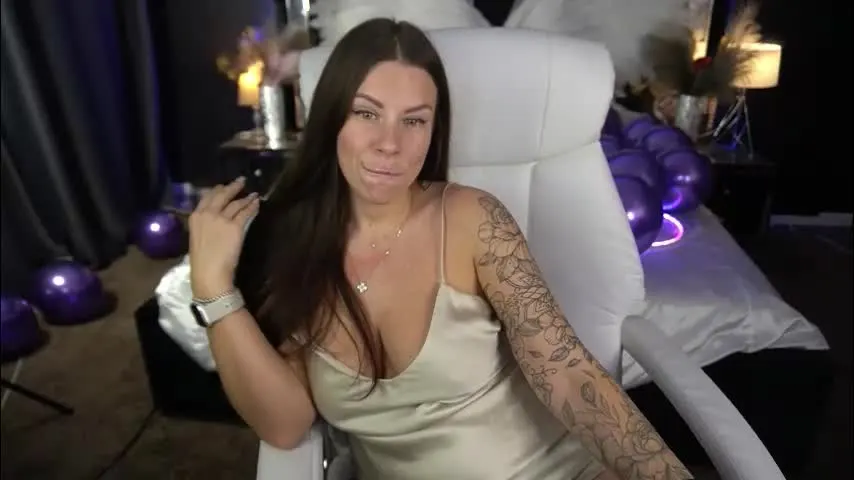 isabellafoxyy — if u steeping my room lets have fun Lovense Domi is on buzz for ur tips :) - Multi Goal: make my day better [54 tokens left] #bigboobs #natural #hot #ukraine