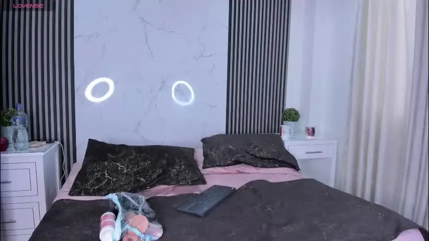 jackandrosse_ — Lick pussy🤤 #cum #blowjob #tatto #latina #milf #squirt #natural [35 tokens remaining]